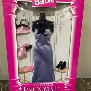 1996 Mattel Fashion Ave Barbie Lingerie NRFB